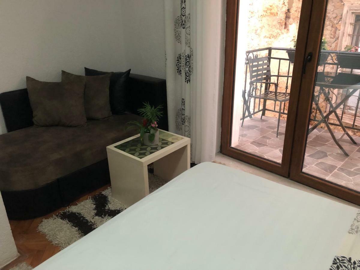 Apartments Debora Улцинь Экстерьер фото